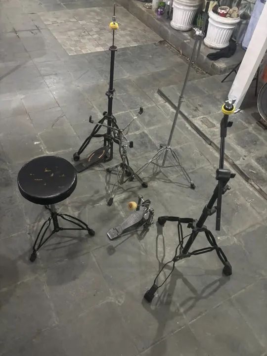 Bateria c bumbo 16" (quase completa) - 1500  LEIA O ANÚNCIO - Foto 4