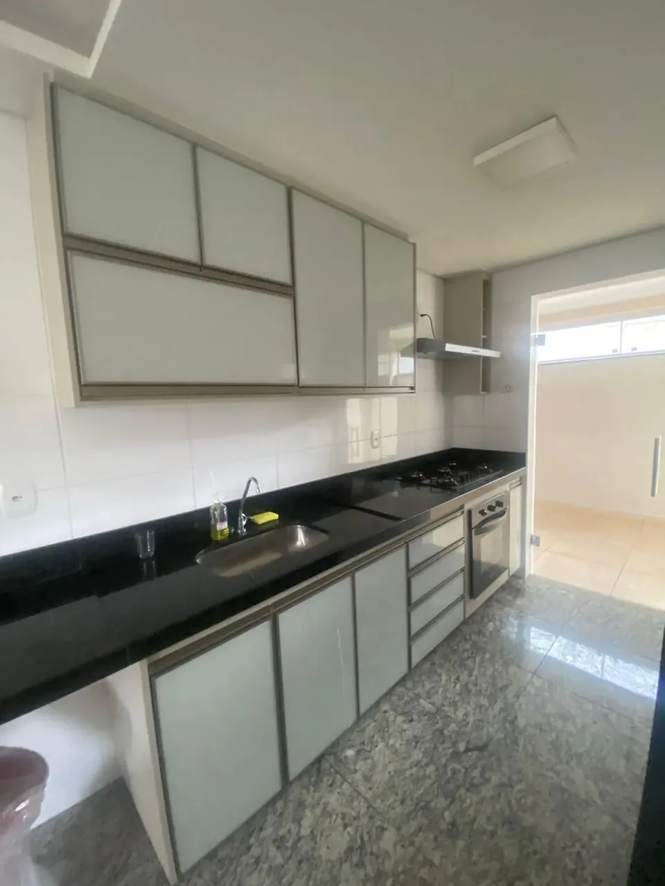 Apartamento com dois quartos para alugar na Savassi