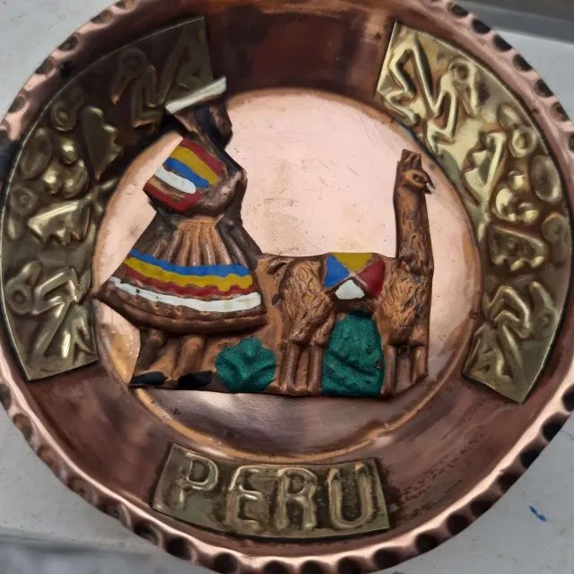 Antiguidade souvenir antigo em cobre e bronze enfeite de parede - Foto 3