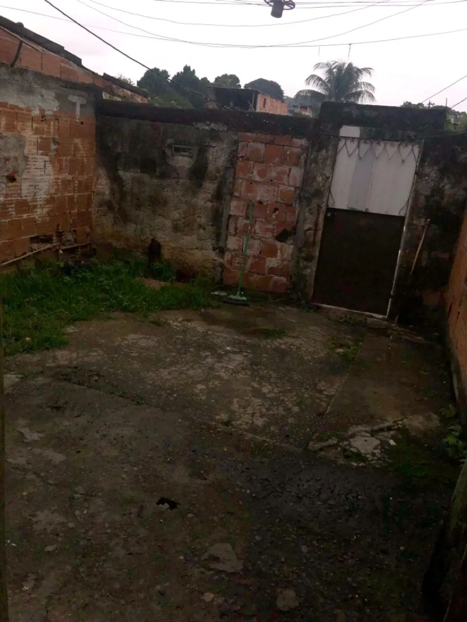 Vendo casa próximo ao centro de Campo Grande 