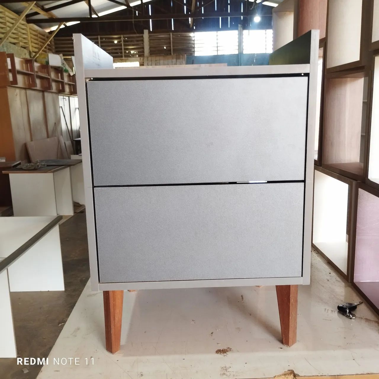 Penteadeira de Madeira com 2 Gavetas