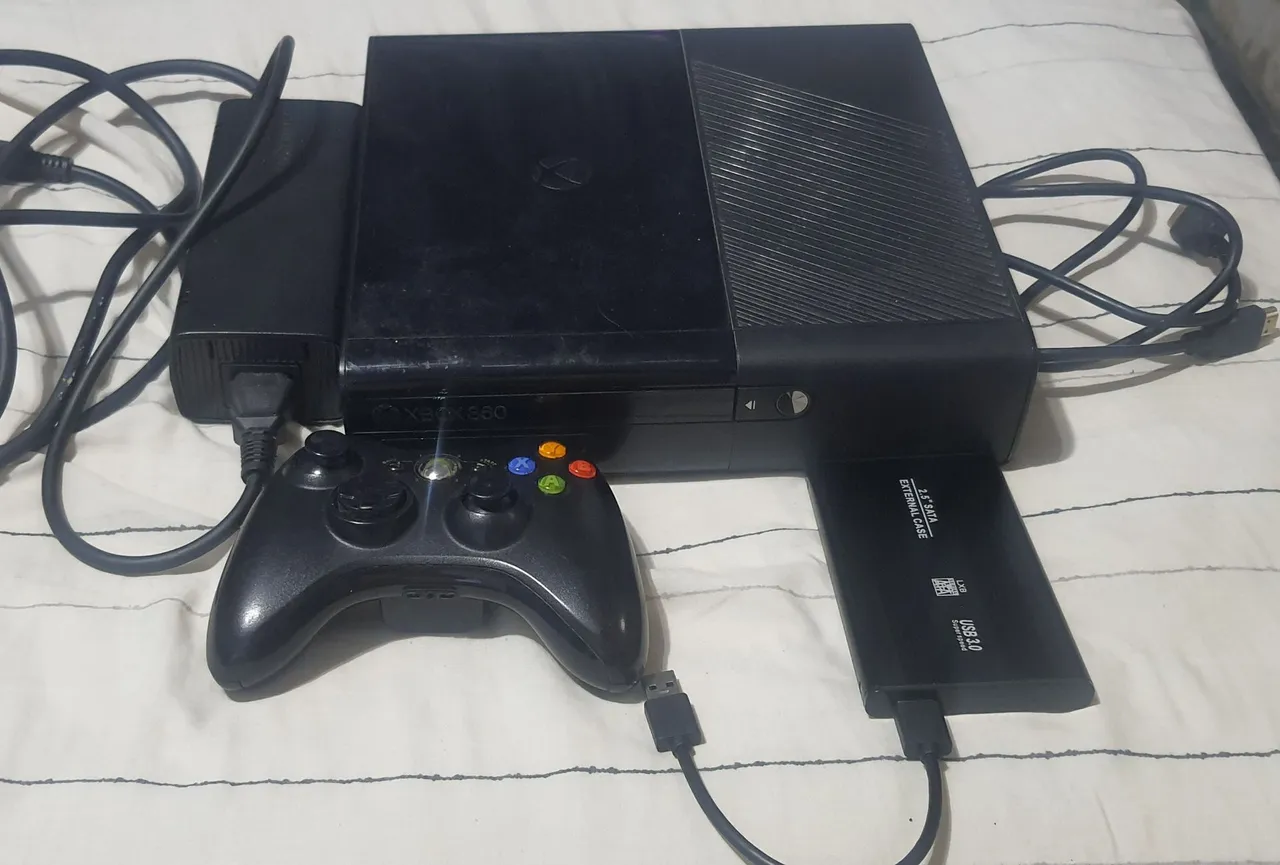 Xbox 360 slim 1 controle hd 500 gigas 50 jogos todos os cabos