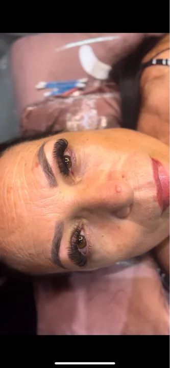 Extensões de cílios impecável! 