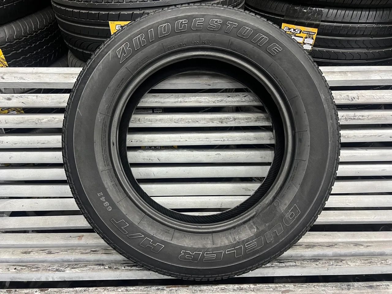 Pneu 225/65/17 Bridgestone Dueler H/T / Pneu 225/65R17 - Peças