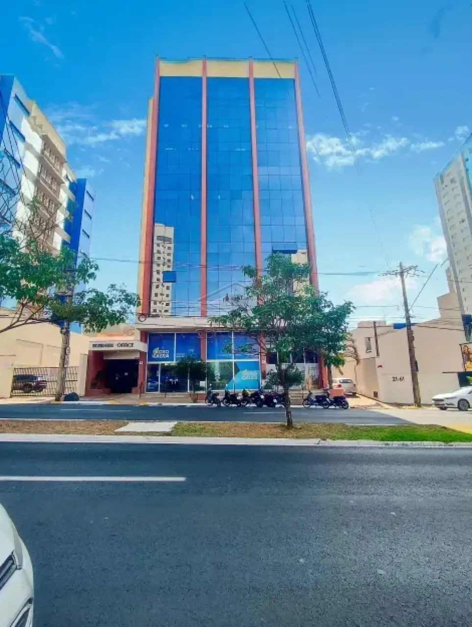 SALA COMERCIAL NA AVENIDA GETÚLIO VARGAS