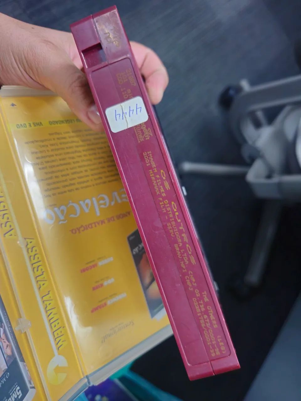 VHS Filme "Os Outros" Nicole Kidman Usado Na Condição (Usado) - LEGENDADO - Foto 4