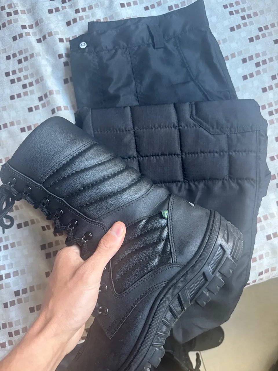 Bota de segurança preta + Calça de trabalho