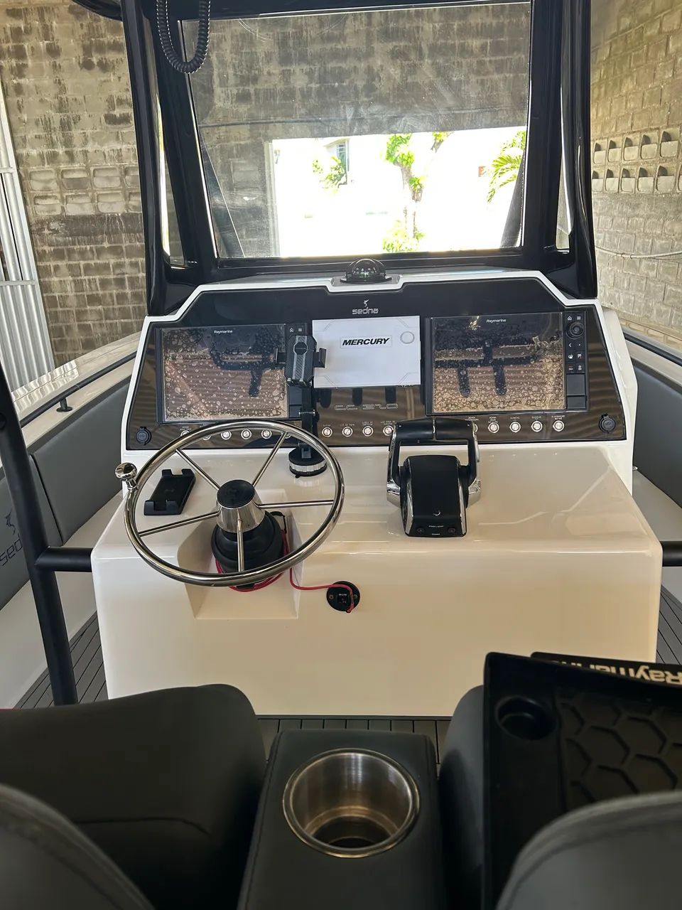 VENDO LANCHA SEDNA CC 320 COM APENAS 123 HORAS DE NAVEGAÇÃO - Foto 4