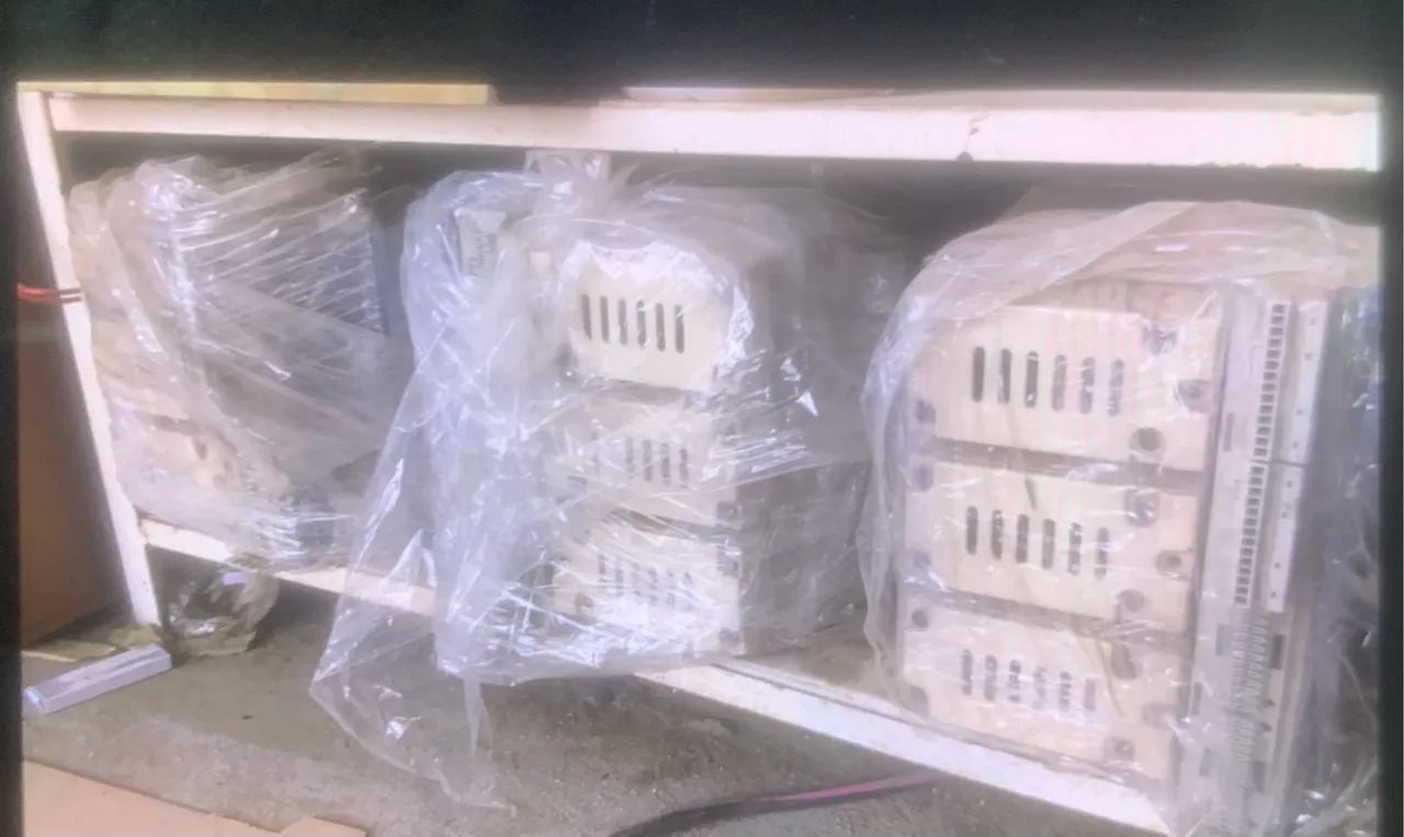 Disjuntor Siemens 3WN6 3 polos 1250 amperes  - Foto 4