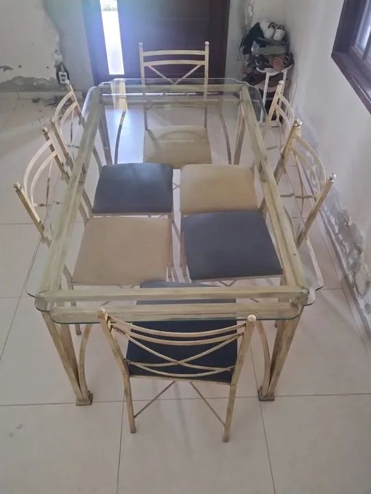 Mesa de Jantar em Metal Dourado com Tampo de Vidro