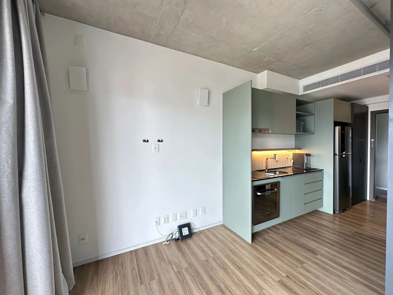 Apartamento (semi mobiliado) locação com 54m2 STUDIO em Pinheiros - São Paulo - SP - Foto 3
