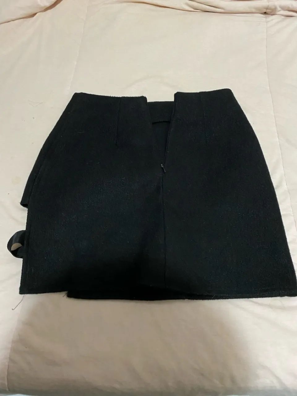 Saia preta com detalhe estiloso - Foto 5
