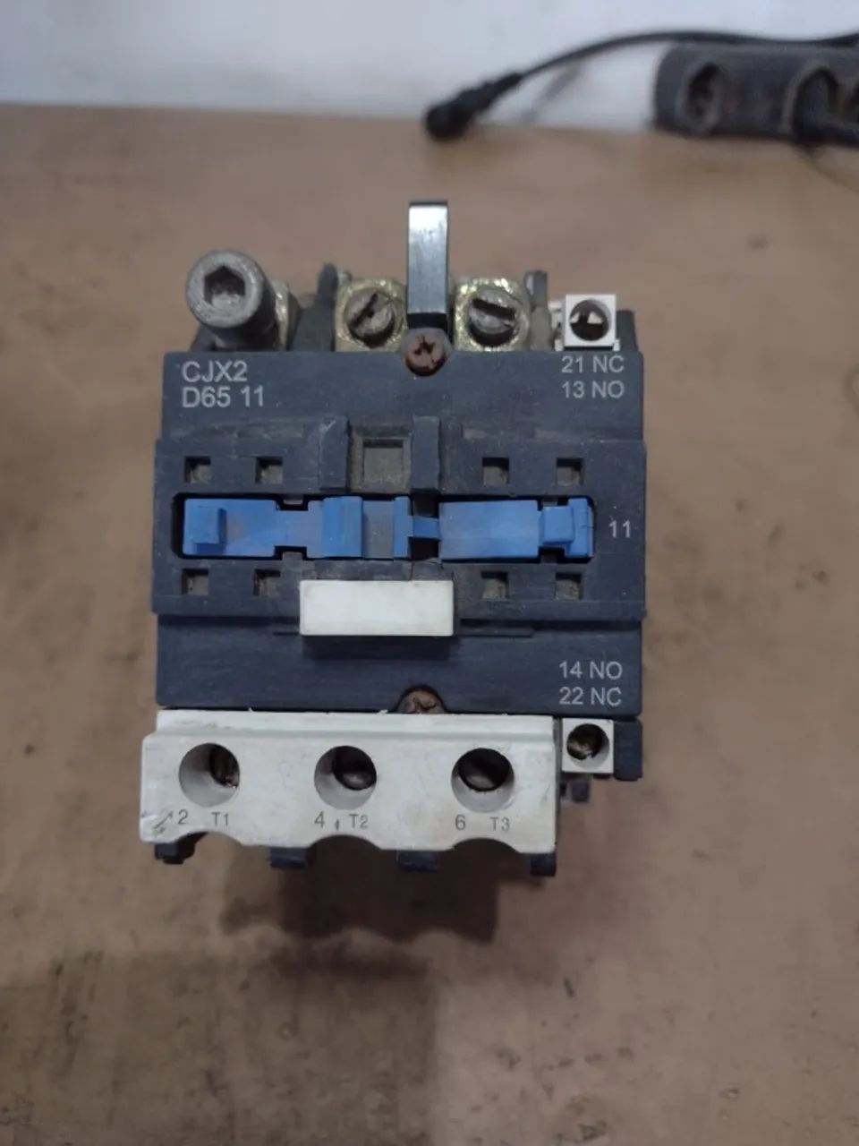 Contator CJX2 D65 11