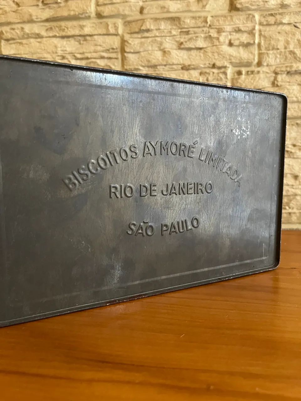 Antiga lata de biscoitos Aymoré - Foto 2