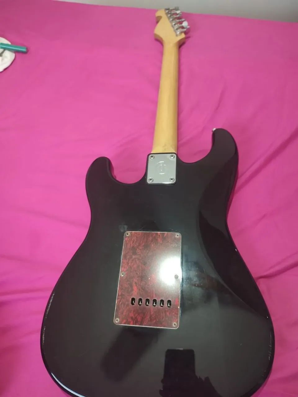 Guitarra Elétrica Stratocaster com Design Exclusivo - Foto 2