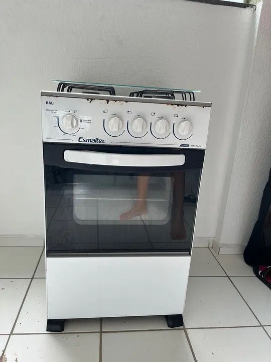 Fogão 4 bocas Esmaltec com forno
