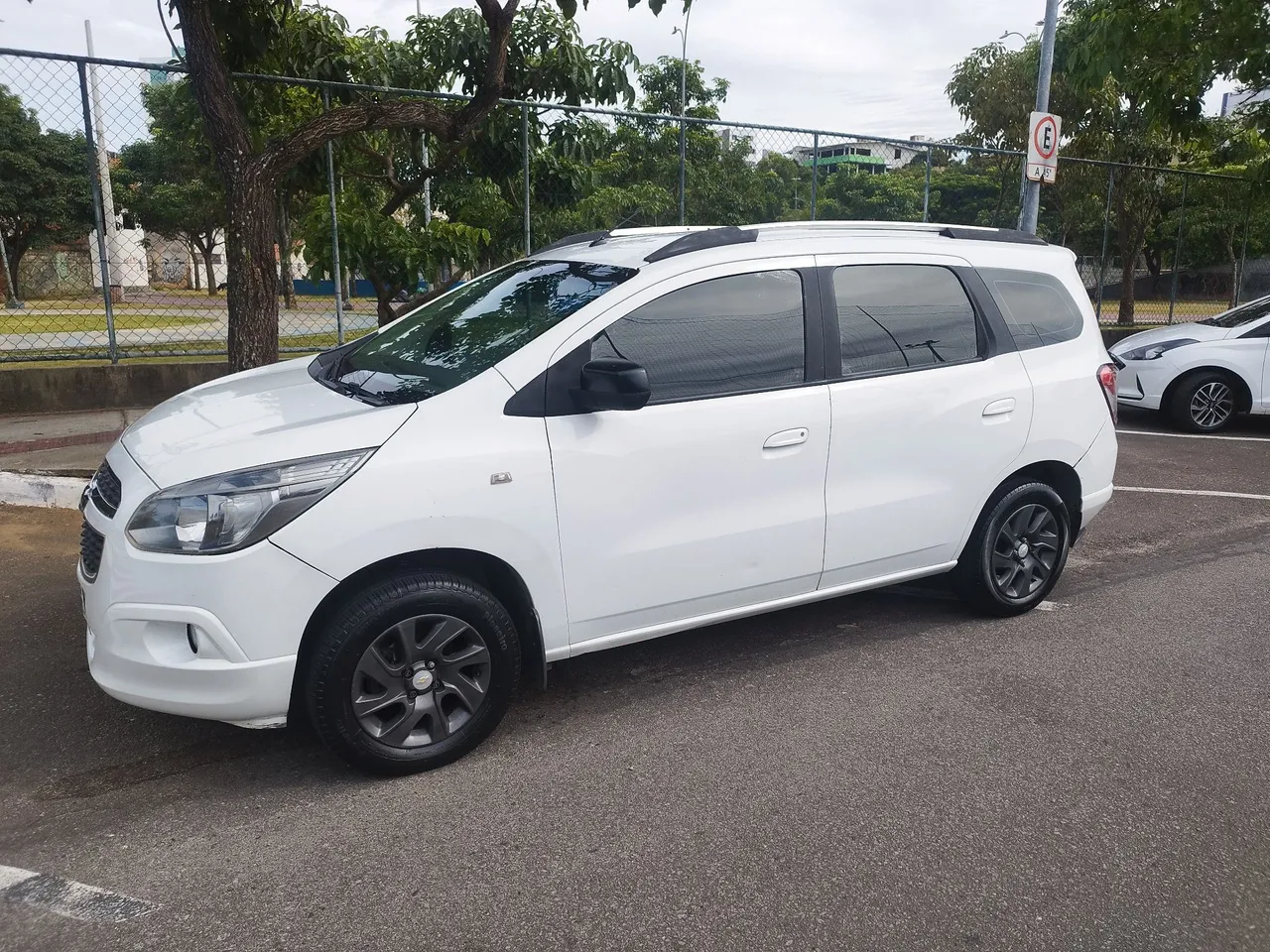 GM Spin LTZ 1.8 - 13/14 - Manual - 7 Lugares
