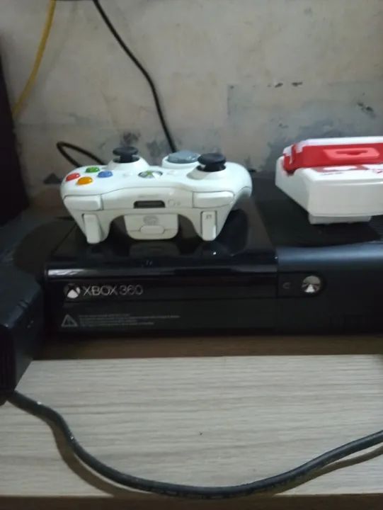 Vendo um exbox 360 desbloqueado com 33 jogos 600 reais troco em celular  - Foto 6