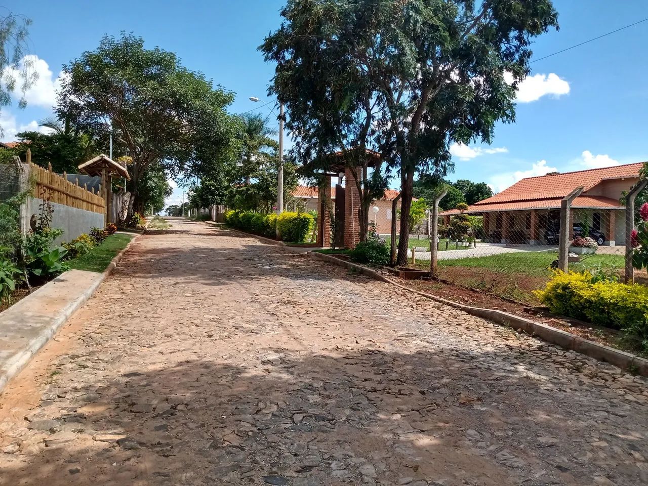 Terreno com 1902 M2.