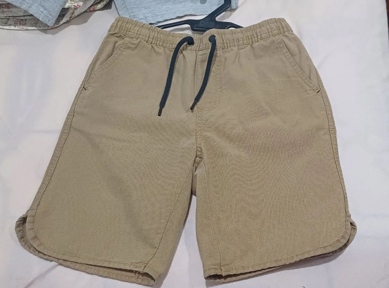 Bermuda infantil bege com cordão
