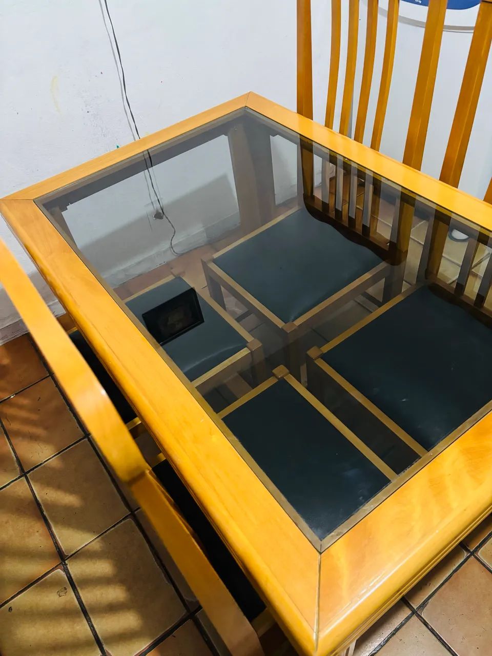 Mesa com 4 cadeiras  - Foto 3