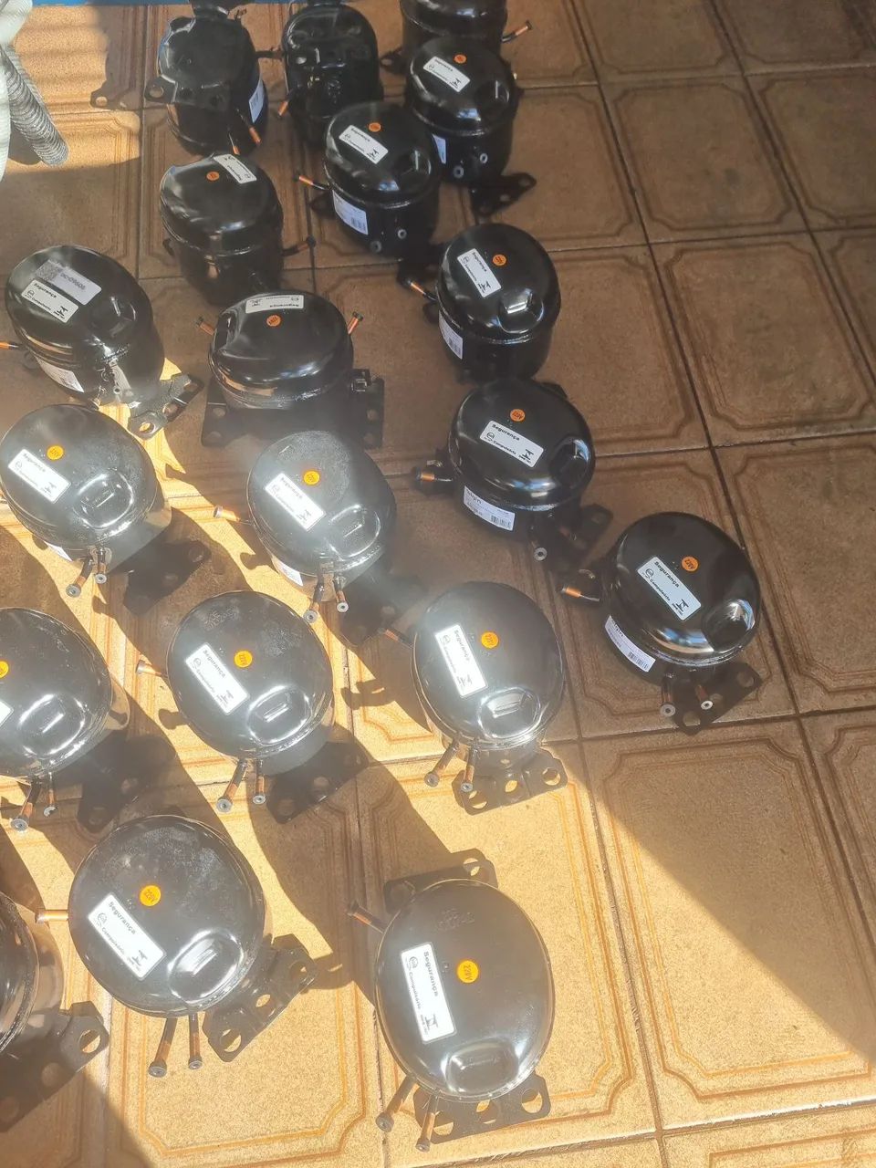 ULTIMAS UNIDADES - Motor compressor ELGIN ENL 20E - 1/12 HP 220 a 60 HZ - NOVOS - Foto 4