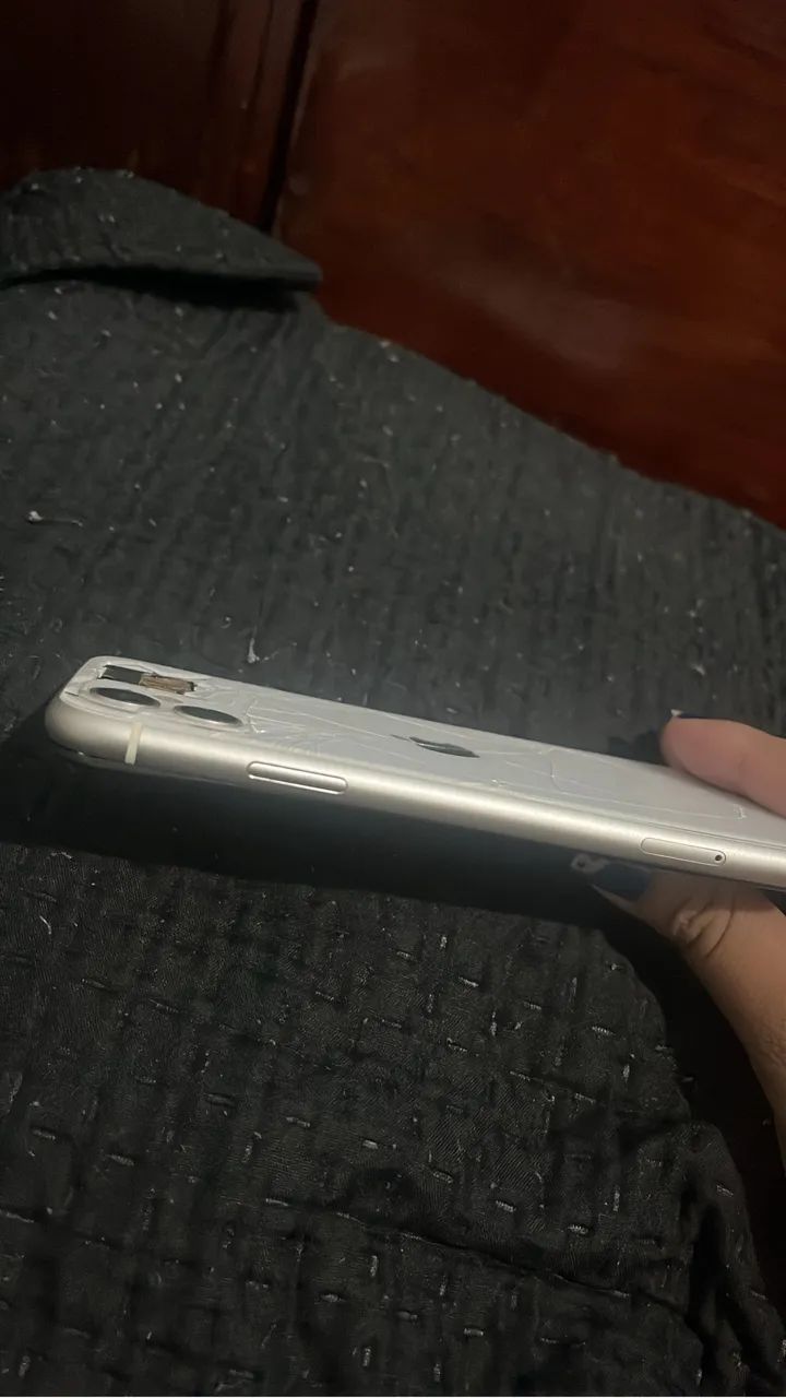 iPhone 11 para retirada de peça - Foto 3