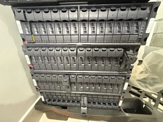Gaveta NetApp DS4246 (A "SAS" com discos) - Foto 5