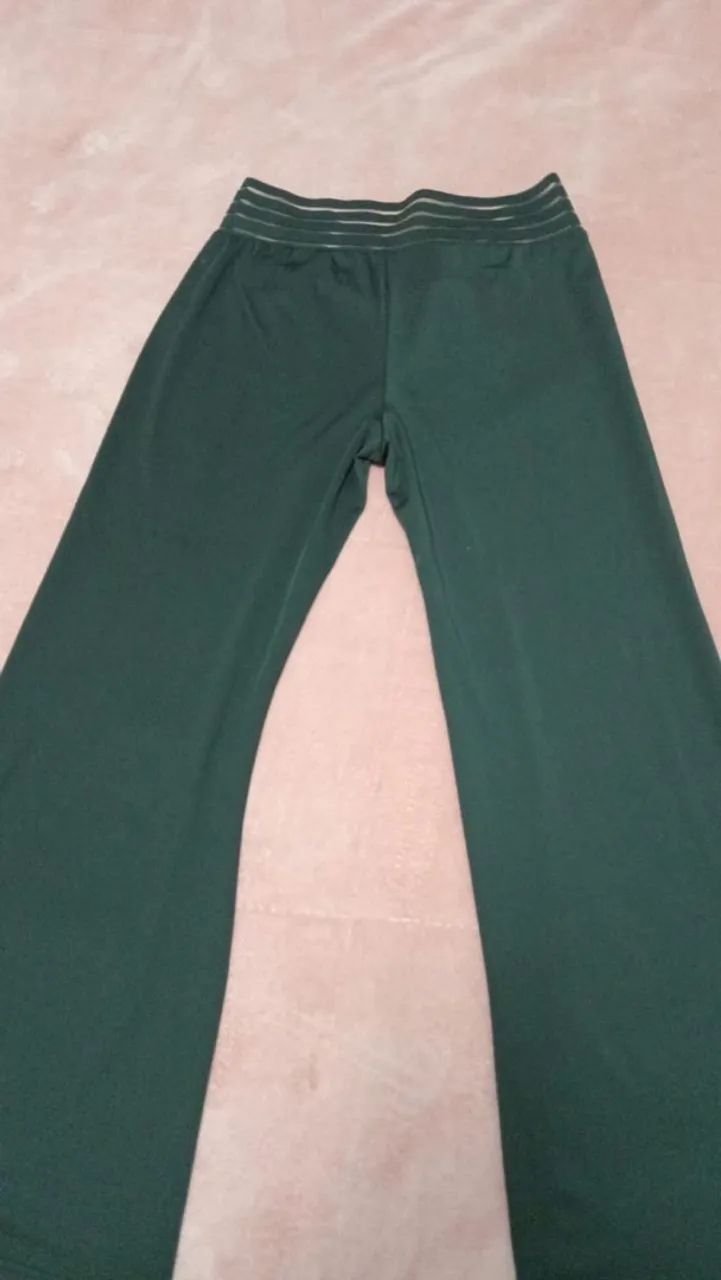 Calça social com detalhe na cintura 
