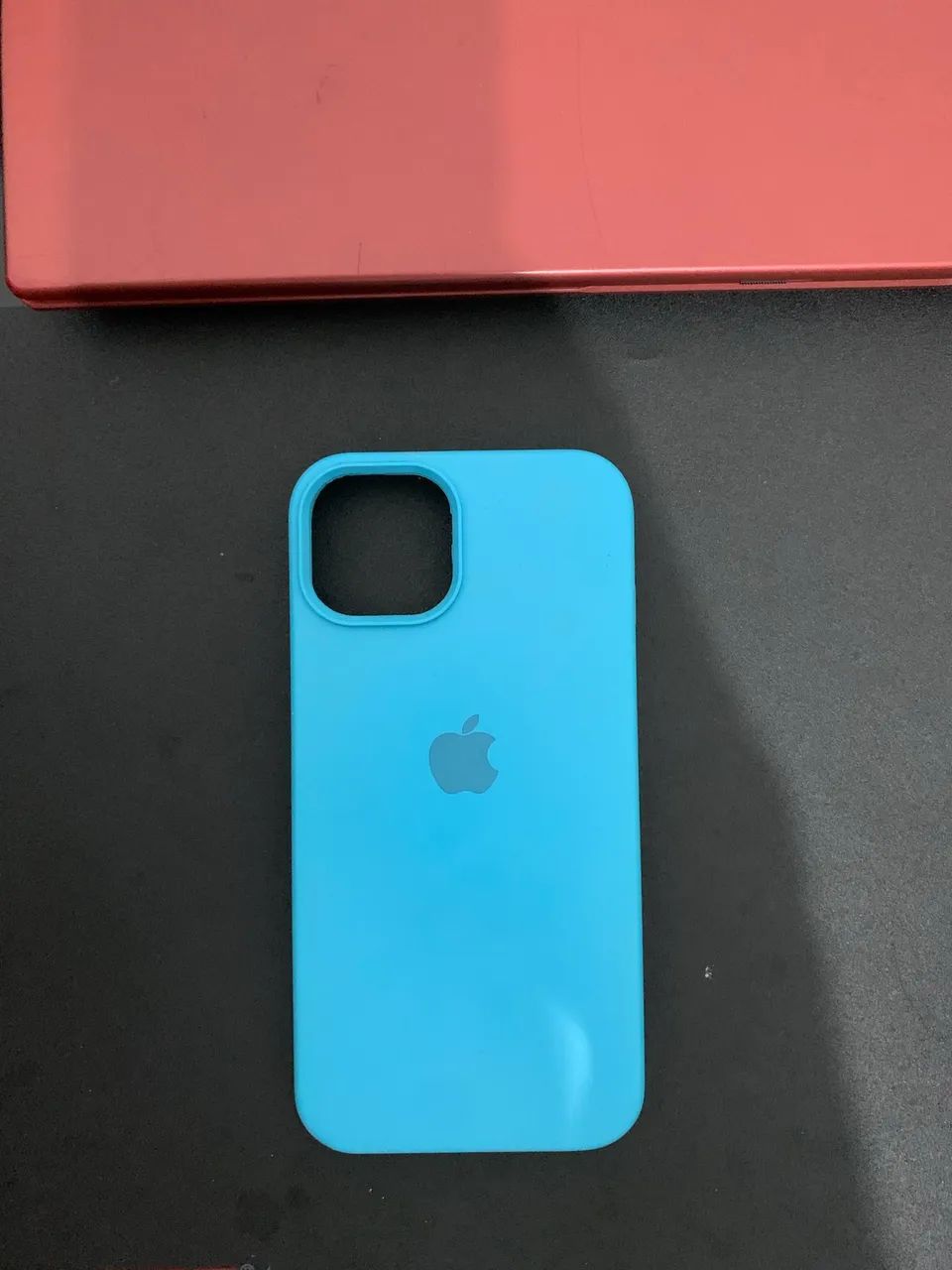 Capa de iPhone 14 azul bebê 