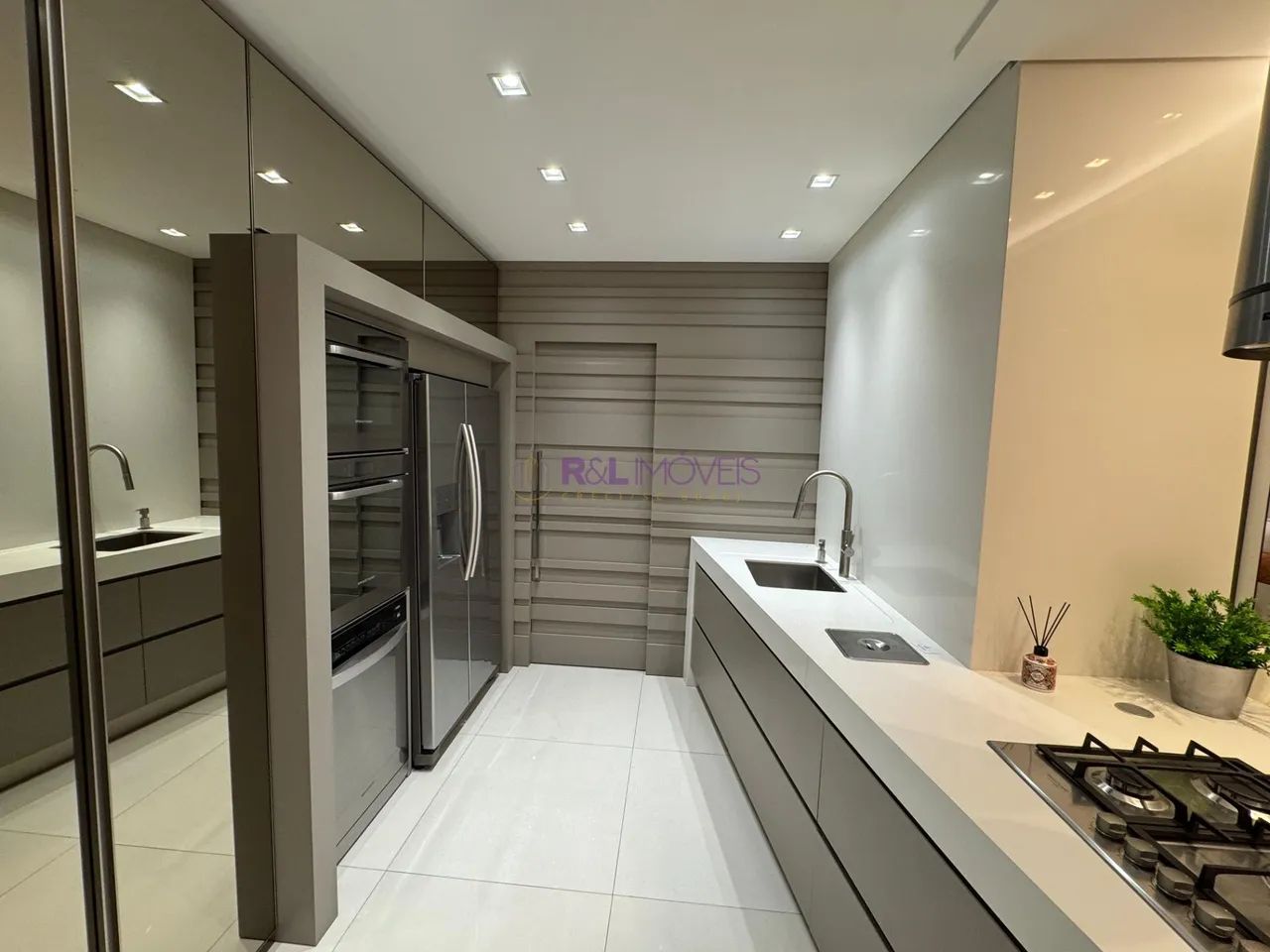 Apartamento 3 Suítes Porteira Fechada no Kobrasol - Foto 3