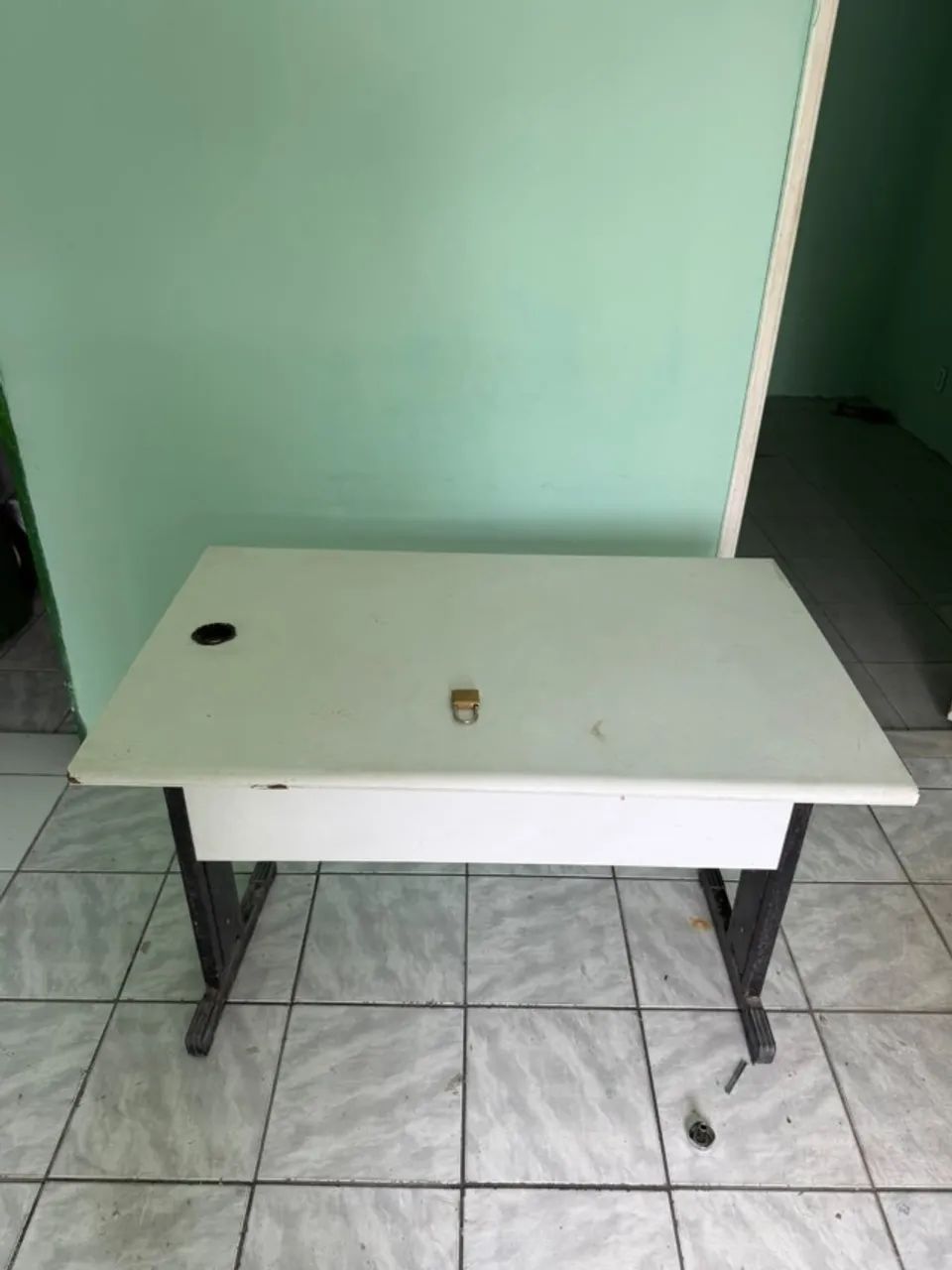 KIT 2 MESAS MDF + 2 CADEIRAS ESCRITORIO 