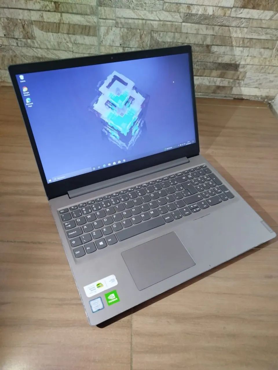 Notebook Lenovo gamer i7 - placa de vídeo dedicada NVidia Geforce