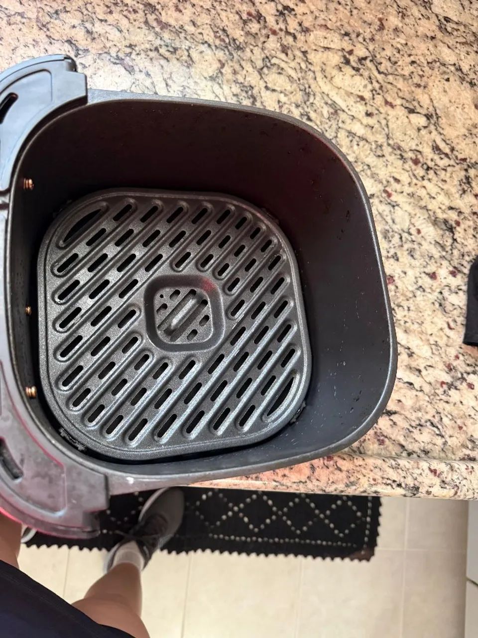 Vendo Airfryer Oster 110V 1.500 W em estado de nova  - Foto 4