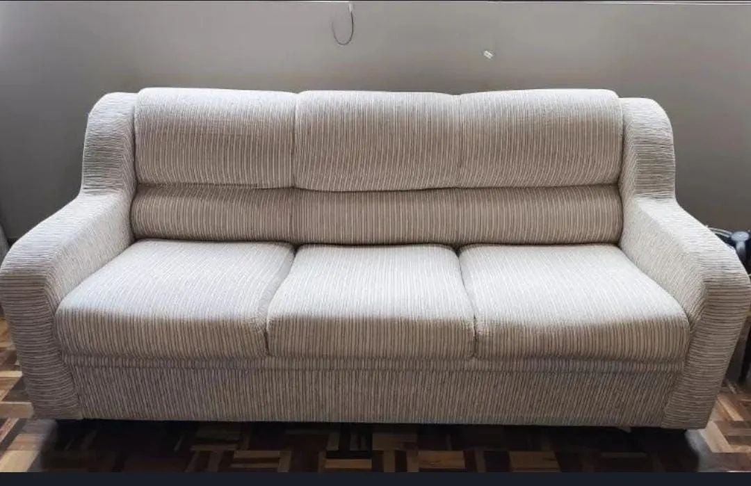 Sofá 3 lugares 