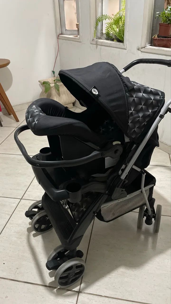Carrinho de bebê + bebê conforto - perfeito estado - Foto 3