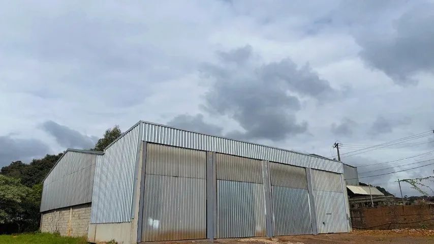 ALUGA-SE BARRACÃO 410M² NO TREVO DE CHAPECÓ-SC