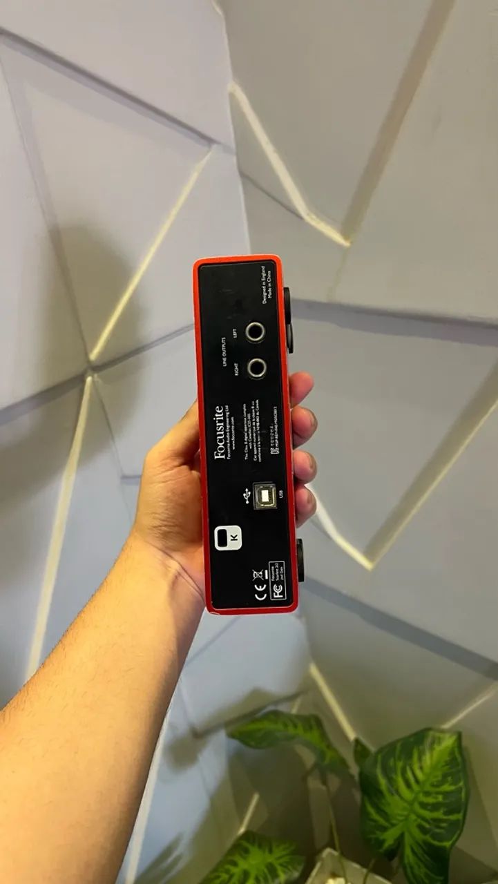 Placa de Áudio Focusrite 2i2 Segunda geração  - Foto 3