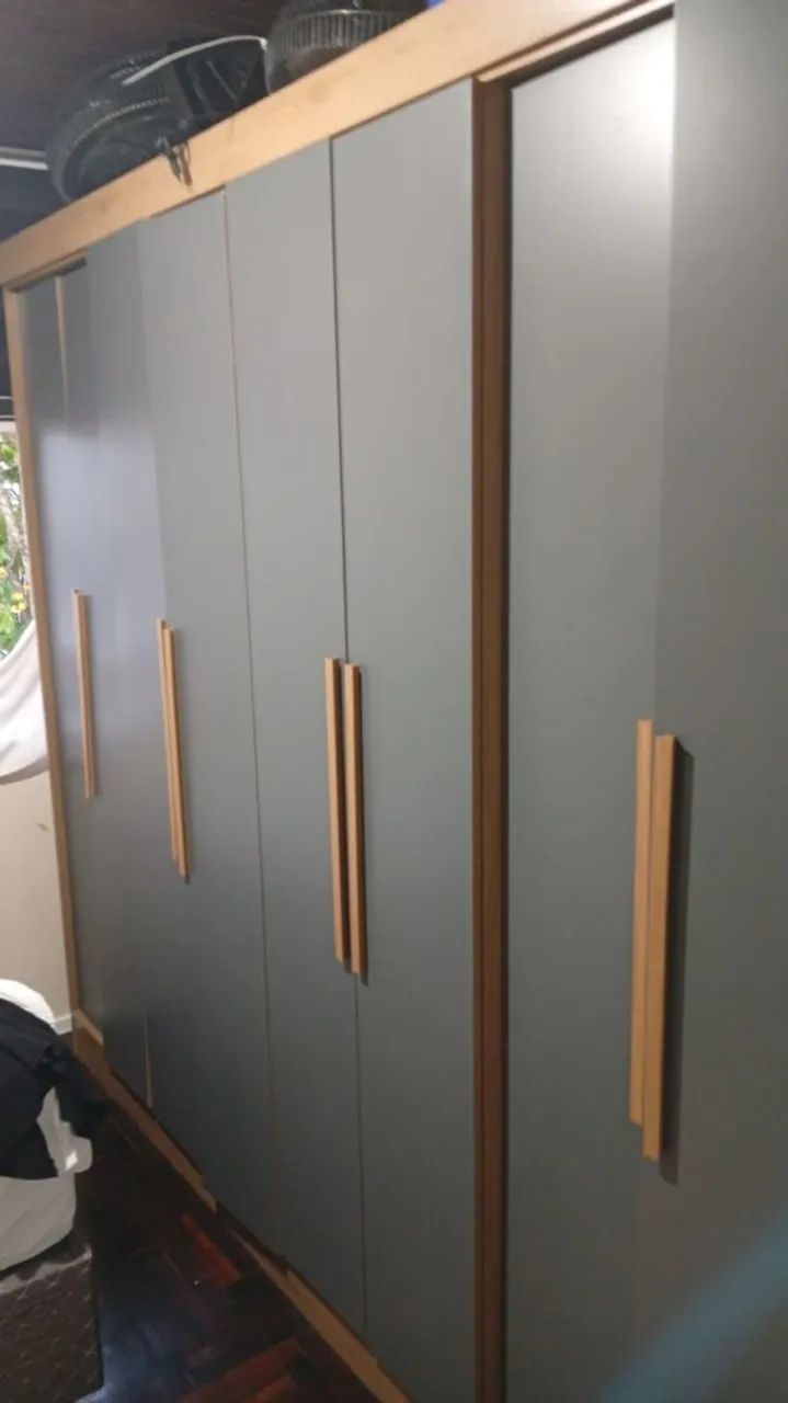 Guarda roupa 8 portas