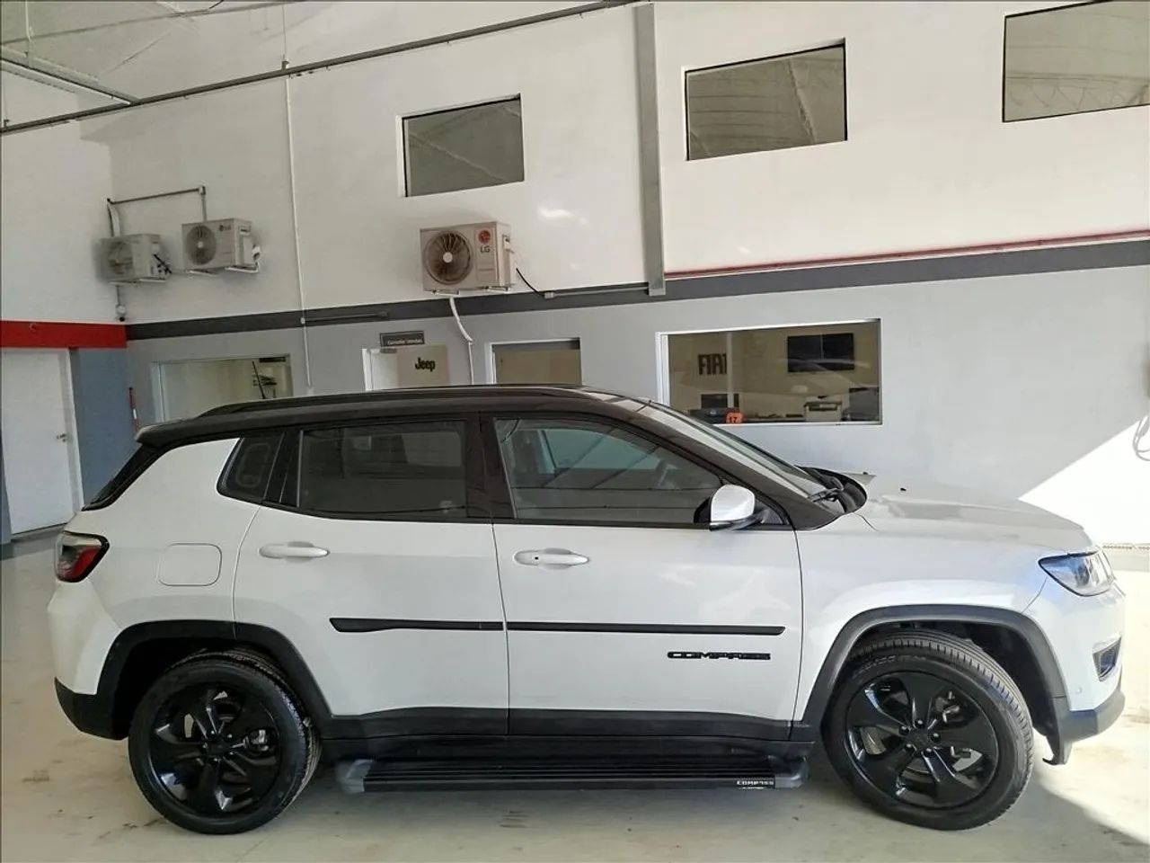 Jeep Compass Longitude 2.0 4X2 Flex 16V Aut. 2020 - Foto 4