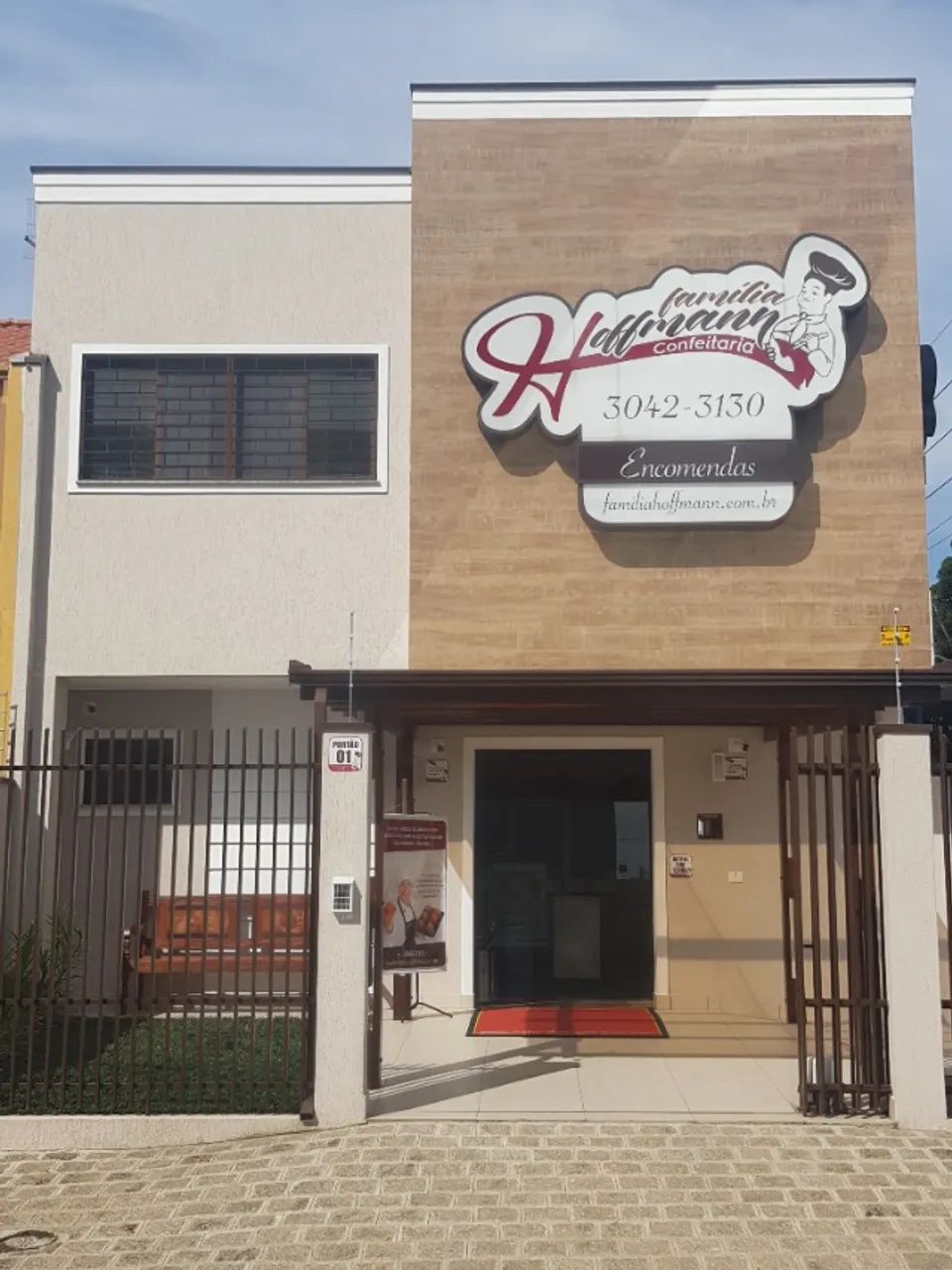 Confeitaria Hoffmann contrata Confeiteira