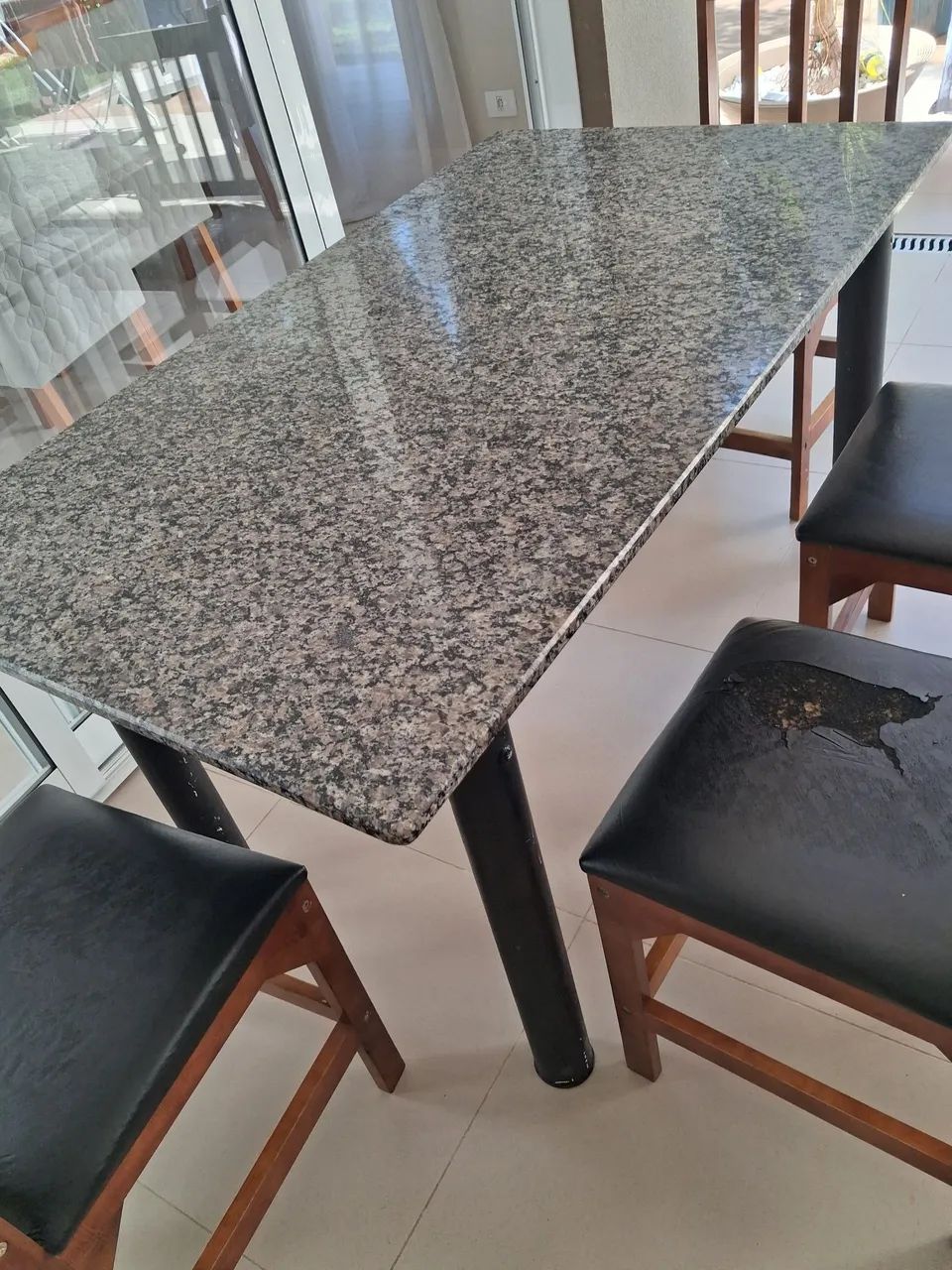 Mesa com 4 Cadeiras  - Foto 5