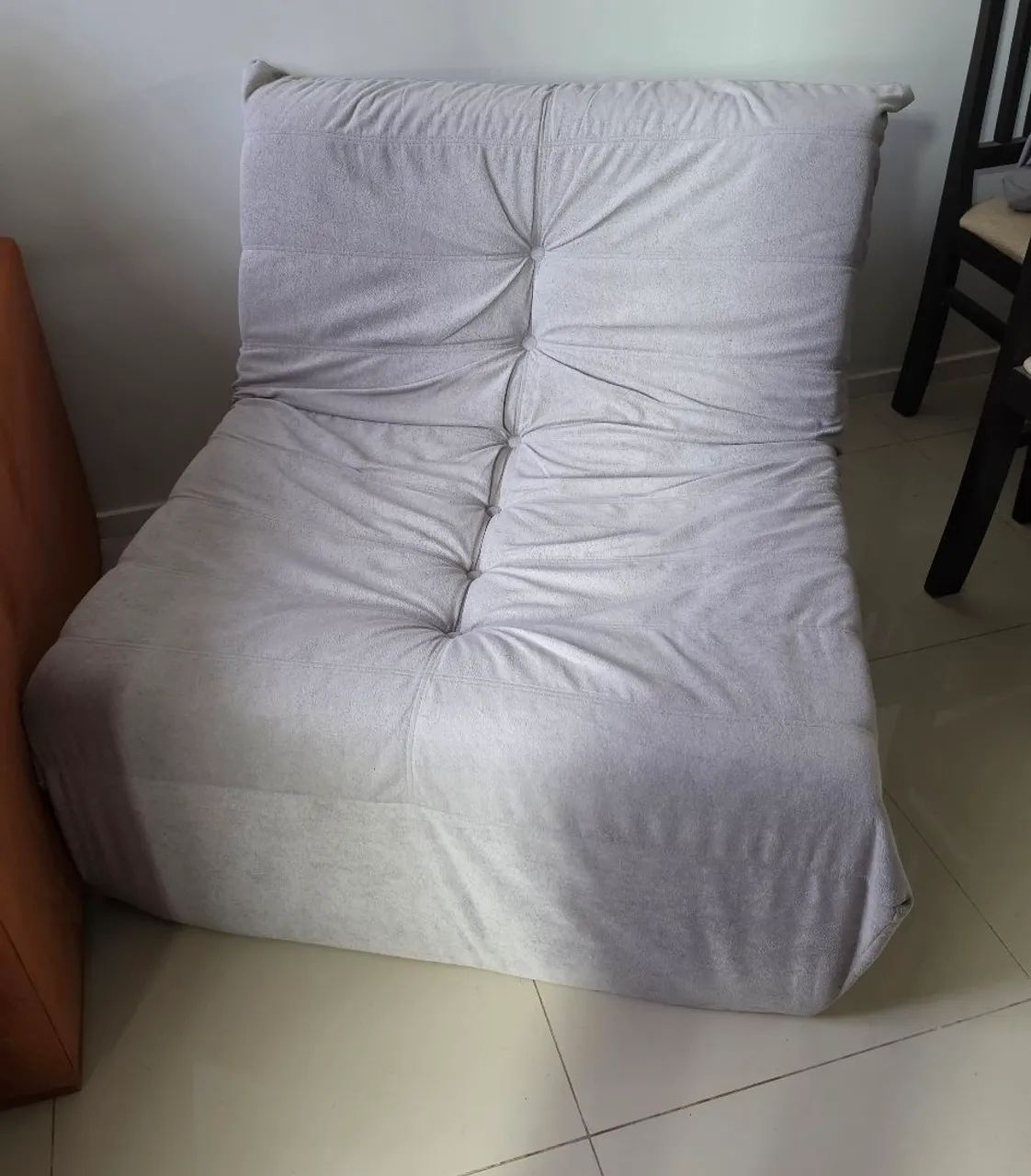 Vendo Poltrona Estilo Togo - Cinza - Foto 2