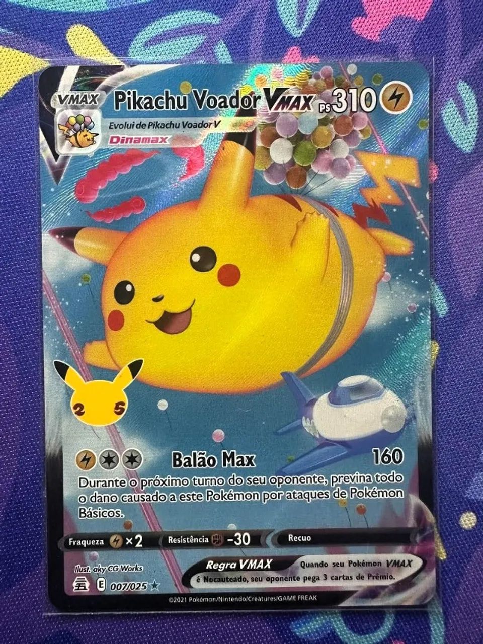 Carta Pikachu Voador Celebrações NM Pokemon TCG