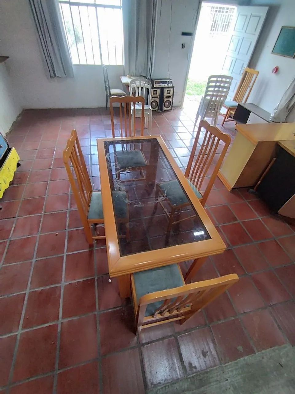 Mesa 6 lugares, cadeira e Balcão 