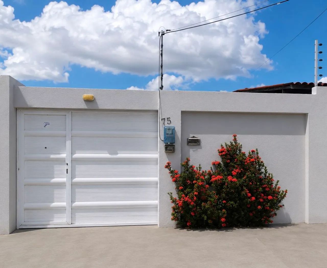 Alugo casa em Itaitinga