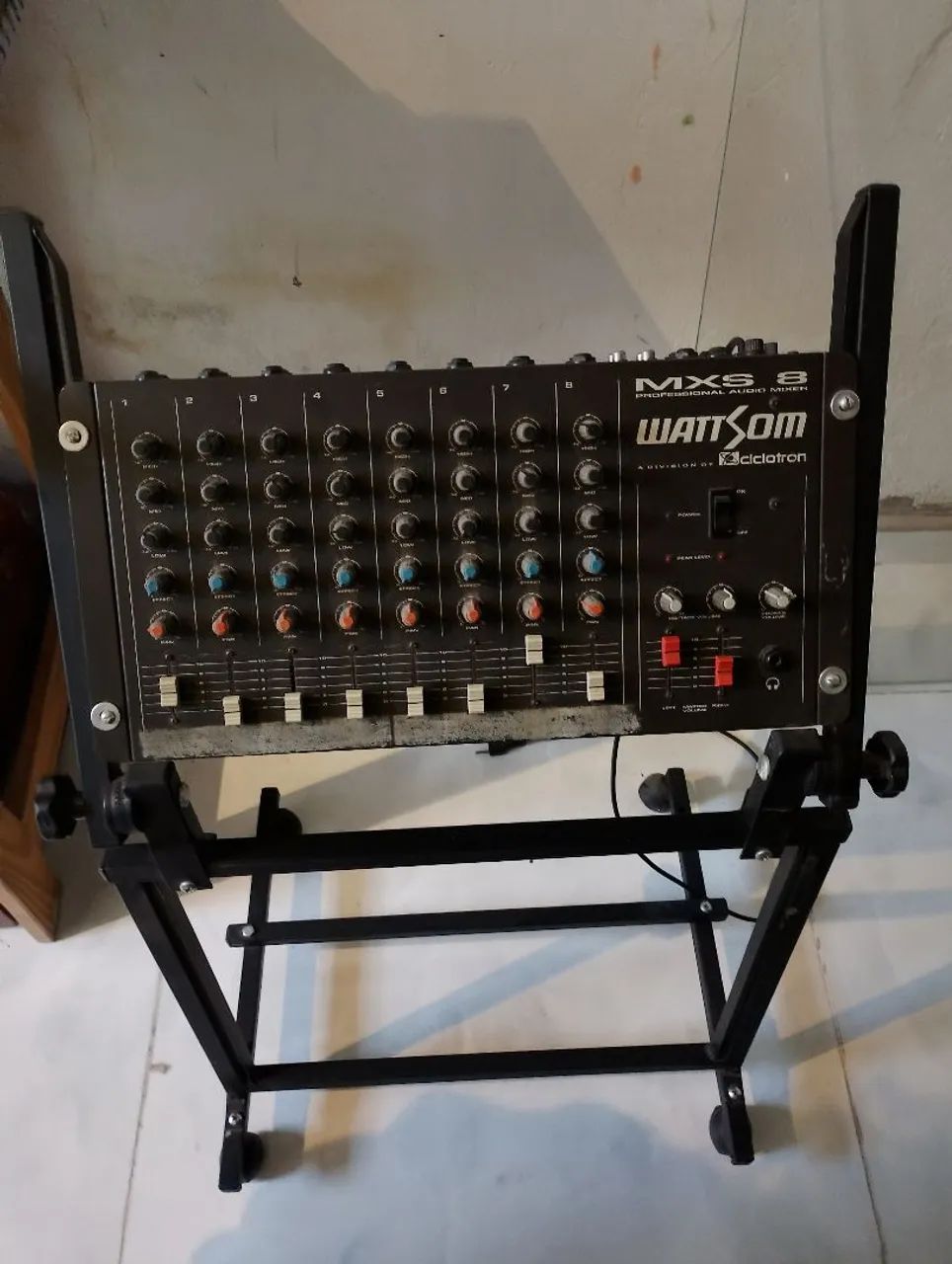 Ótima Oportunidade - Vendo Linda Mesa de Som