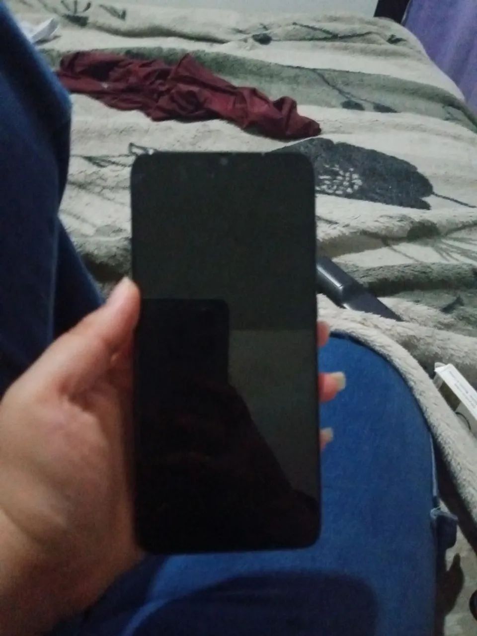 Vendo celular 250, tá com a tela quebrada, podendo  conversar sobre o valor - Foto 2