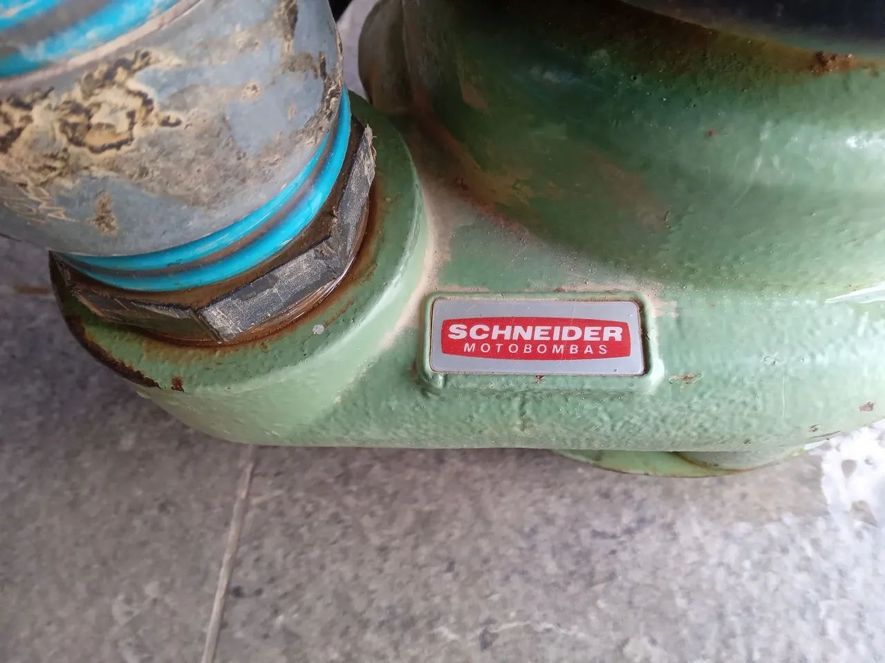 Vendo Bomba subermivel marca shneider,bem potente,usada poucas vezes uma nova custa 5.400  - Foto 5