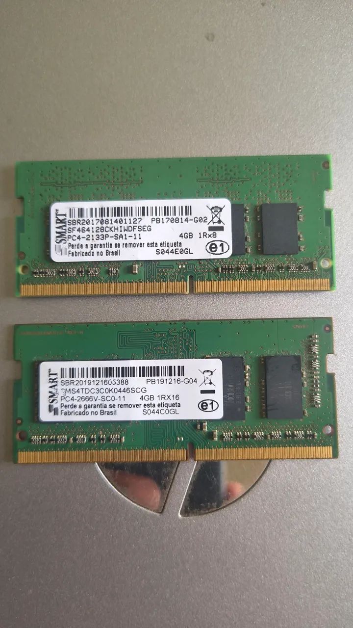 2 Memórias DDR4 de 4Gb